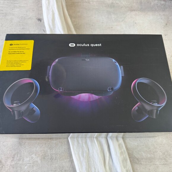 Oculus Quest - Brand New in Box (Unopened) - Picture 1 of 4